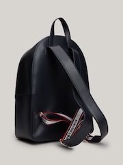حقيبة ظهر أنيقة من Tommy Hilfiger - صورة 4 من 5