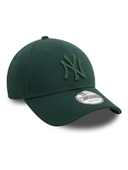 New Era Green Mens New York Yankees League Essential 9FORTY 100% Cotton Cap - Image 3 of 5