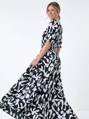 Dusk Black Shirred Waist Abstract Print Maxi Dress - Image 3 of 5