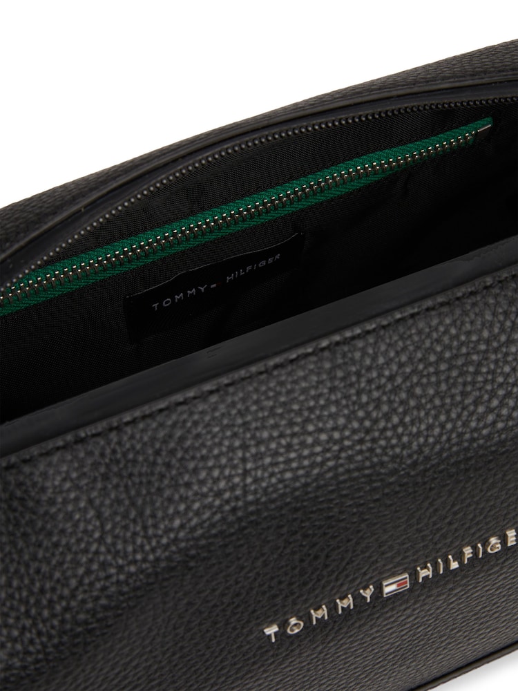 Tommy Hilfiger Black Transit Medium Washbag - Image 4 of 4