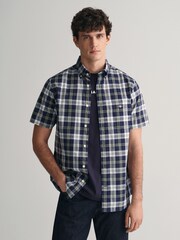 أزرق - قميص بوبلين بنمط مربعات قطن 100% بكُم قصير وتلبيس قياسي من GANT - صورة 1 من 5