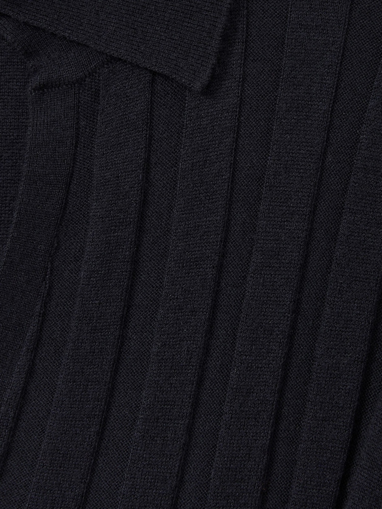 Azul marino - Reiss Winnie Knitted Open Collar Midi Dress - Imagen 5 de 5 Azul marino - Reiss Winnie Knitted Open Collar Midi Dress - Imagen 5 de 5
