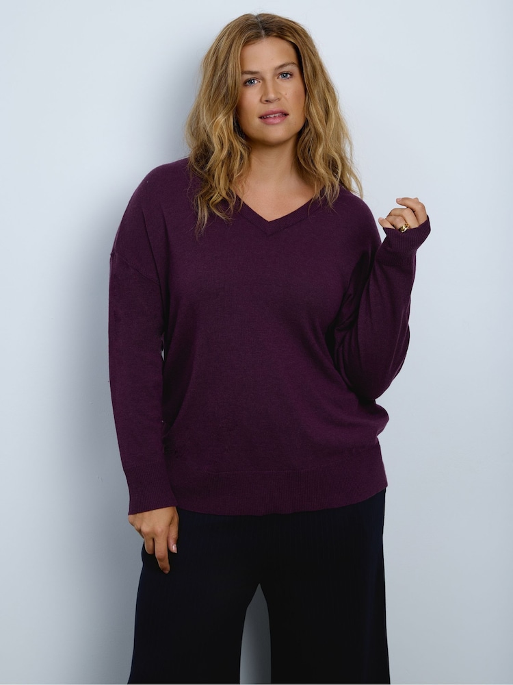 Live Unlimited Red Port V-Neck Knitted Jumper - Image 4 of 4 Live Unlimited Red Port V-Neck Knitted Jumper - Image 4 of 4