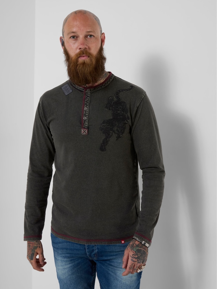 Joe Browns Tiger Embroidered Henley T-Shirt - תמונה 2 מתוך 8 Joe Browns Tiger Embroidered Henley T-Shirt - תמונה 2 מתוך 8
