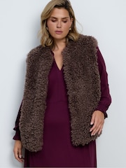 Live Unlimited Brown Mink Faux-Fur Shearling Gilet - Image 4 of 5