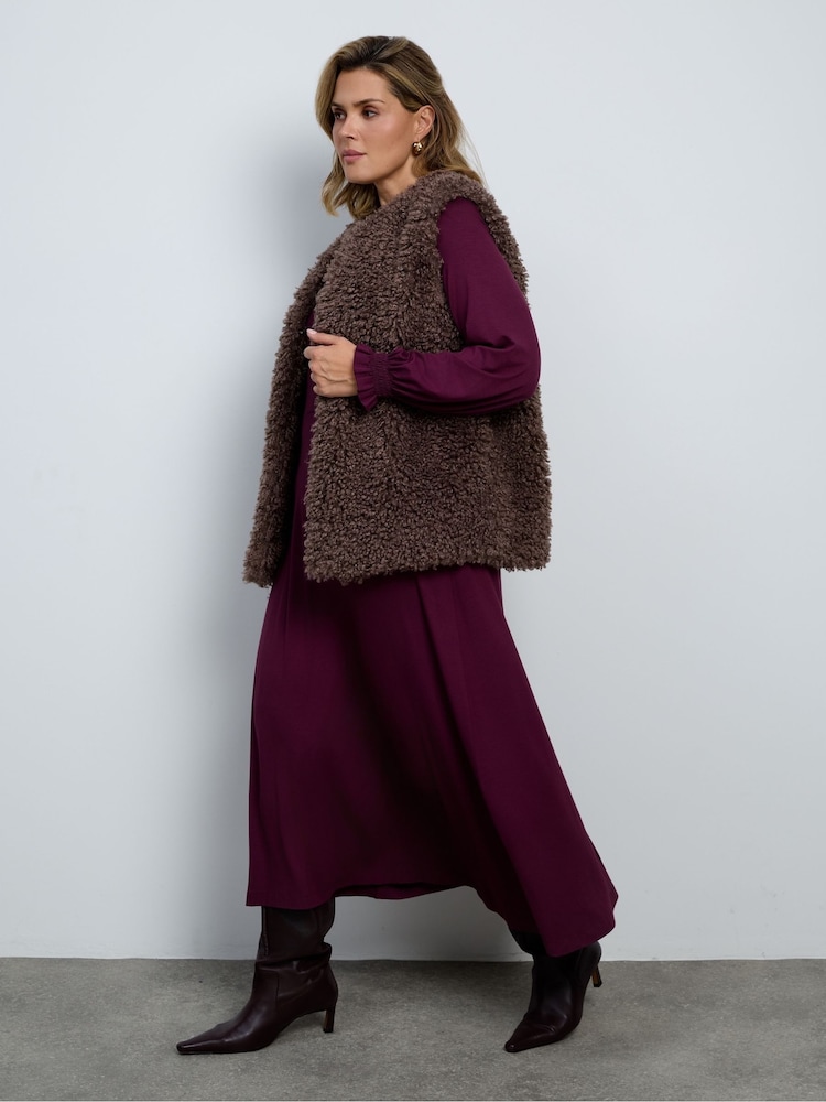 Live Unlimited Brown Mink Faux-Fur Shearling Gilet - Image 5 of 5