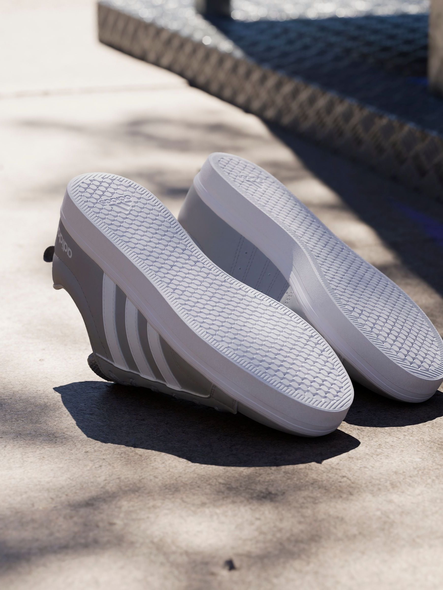 Next：日本 グレー - adidas VS Pace 2.0 スニーカー from Next Japan