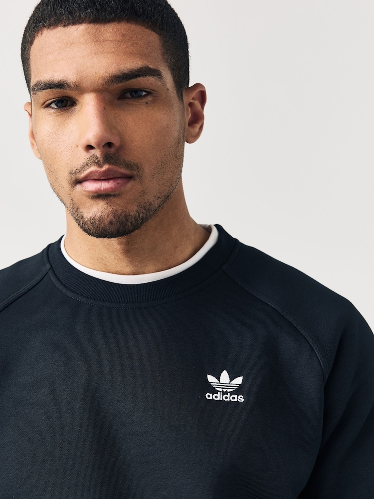Czarny - adidas Originals Trefoil Essentials Crew Sweatshirt - Image 4 of 5