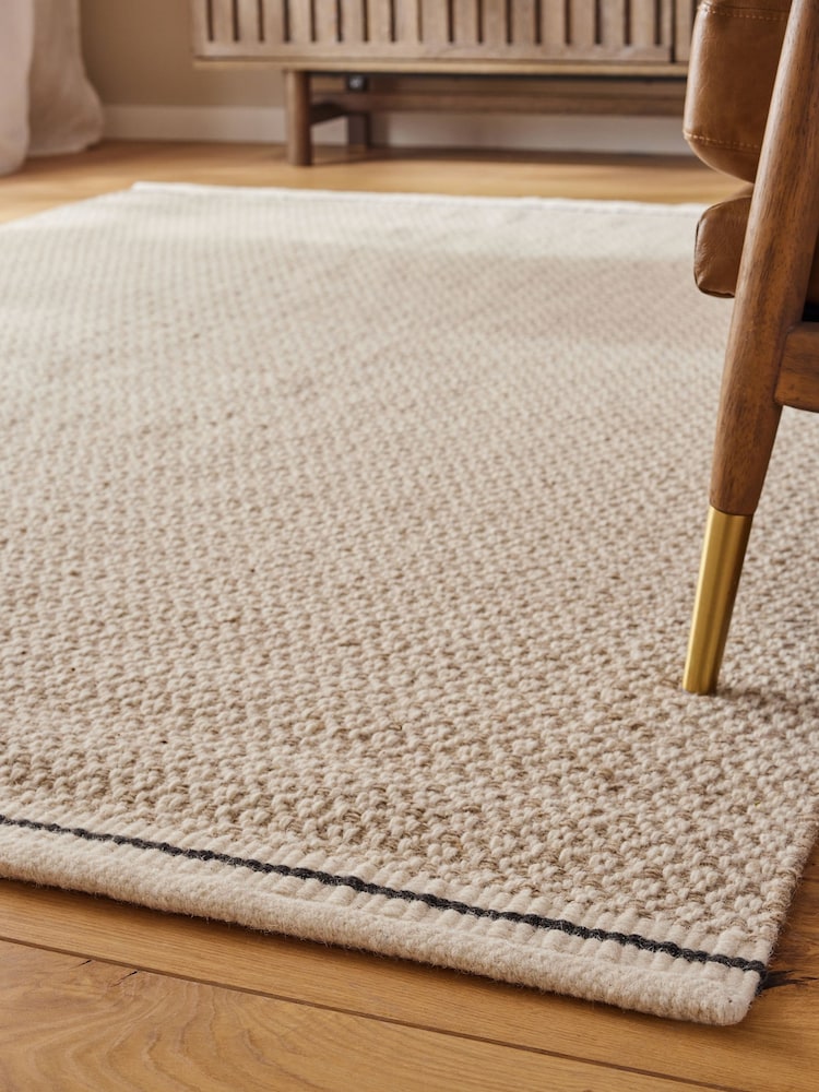 Light Natural Geometric Border Rug - Image 2 of 5