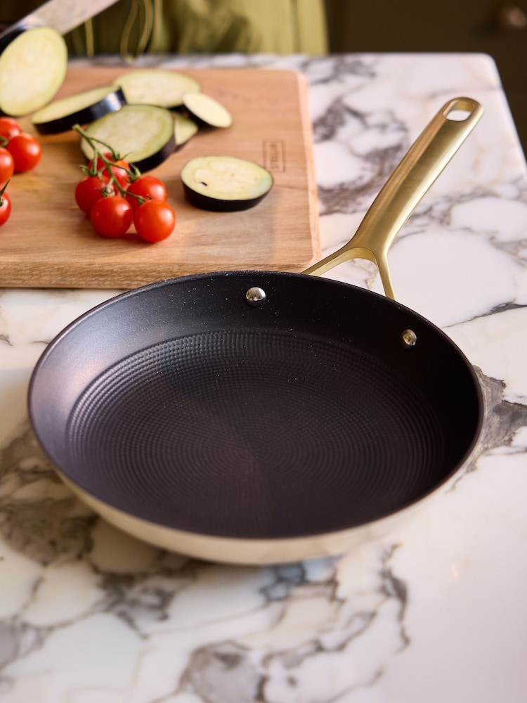 Stellar Cast Light 24cm Frying Pan - Slika 1 od 4 Stellar Cast Light 24cm Frying Pan - Slika 1 od 4