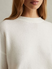 Reiss Cream Martha Wool-Cashmere Crew Neck Jumper - Image 3 of 5
