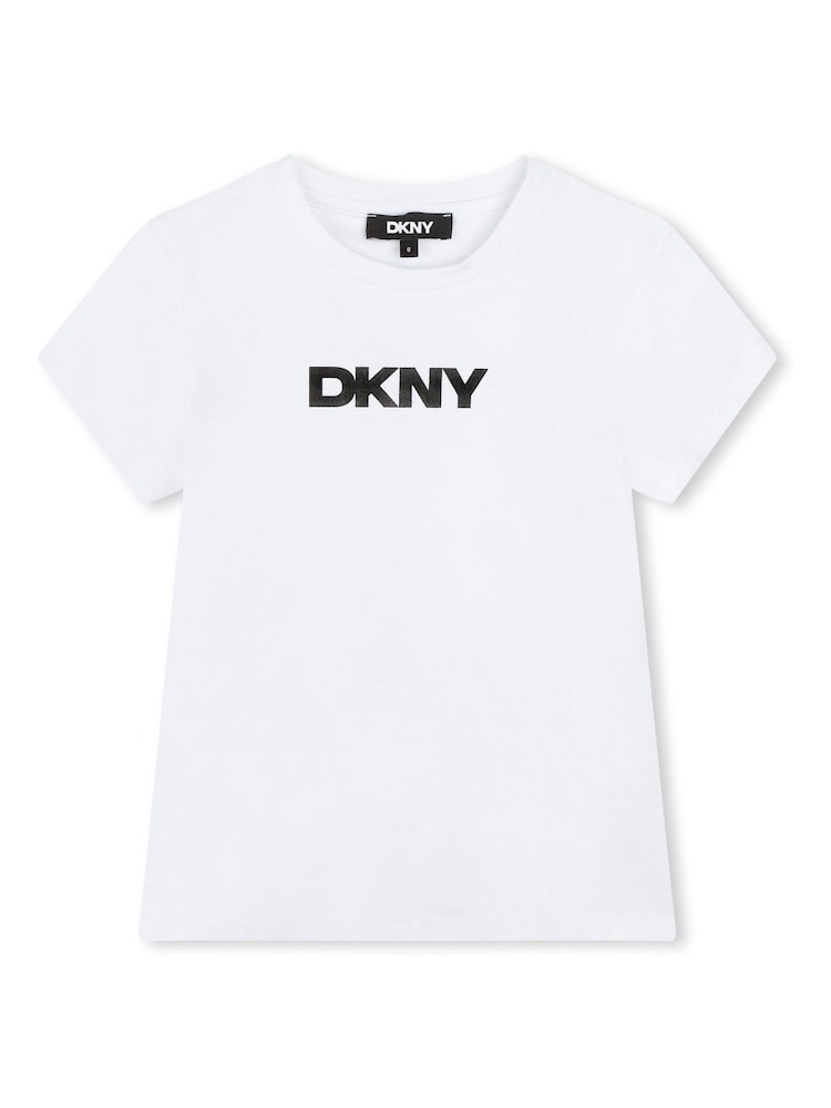 تيشرت كُم قصير مزين بشعار لون أبيض من DKNY - Image 1 of 2