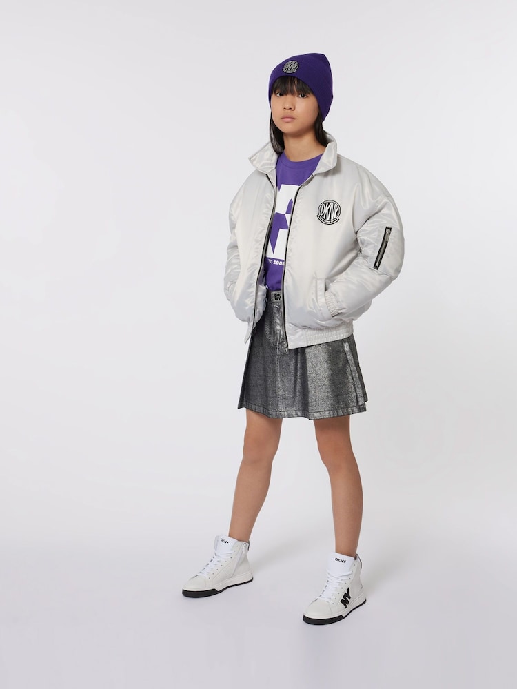 فضي - تنورة صغيرة بطيات لامعة من DKNY - Image 1 of 4