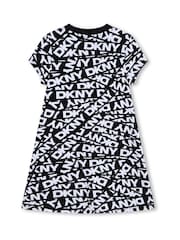 فستان بشعار مطبوع بالكامل بلون أسود من DKNY - صورة 2 من 3