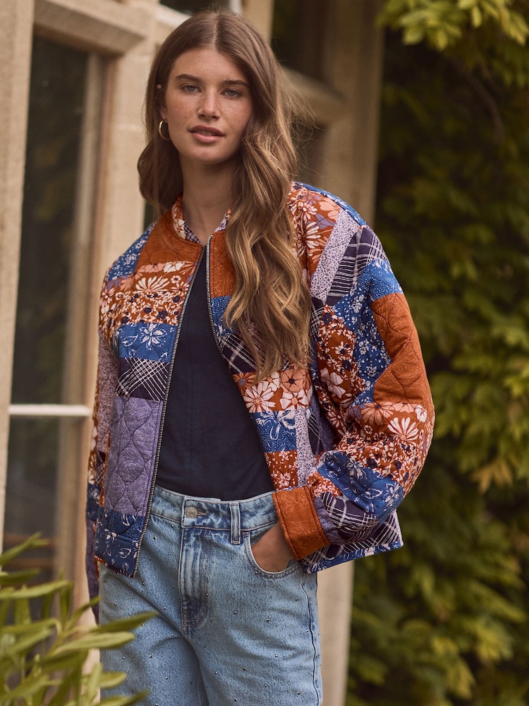 Patch-Print - Gesteppte Bomberjacke - Bild 1 von 5 Patch-Print - Gesteppte Bomberjacke - Bild 1 von 5