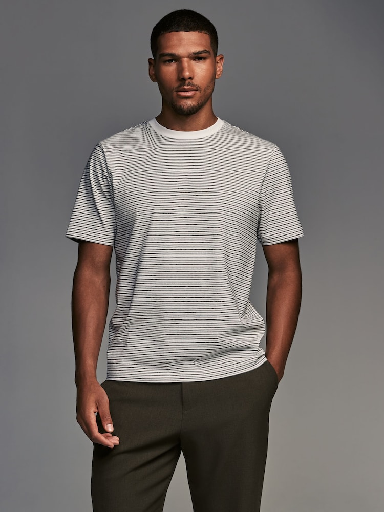 Blanco/neutro - Camiseta de algodón 100 % con diseño texturizado a rayas - Imagen 1 de 7 Blanco/neutro - Camiseta de algodón 100 % con diseño texturizado a rayas - Imagen 1 de 7