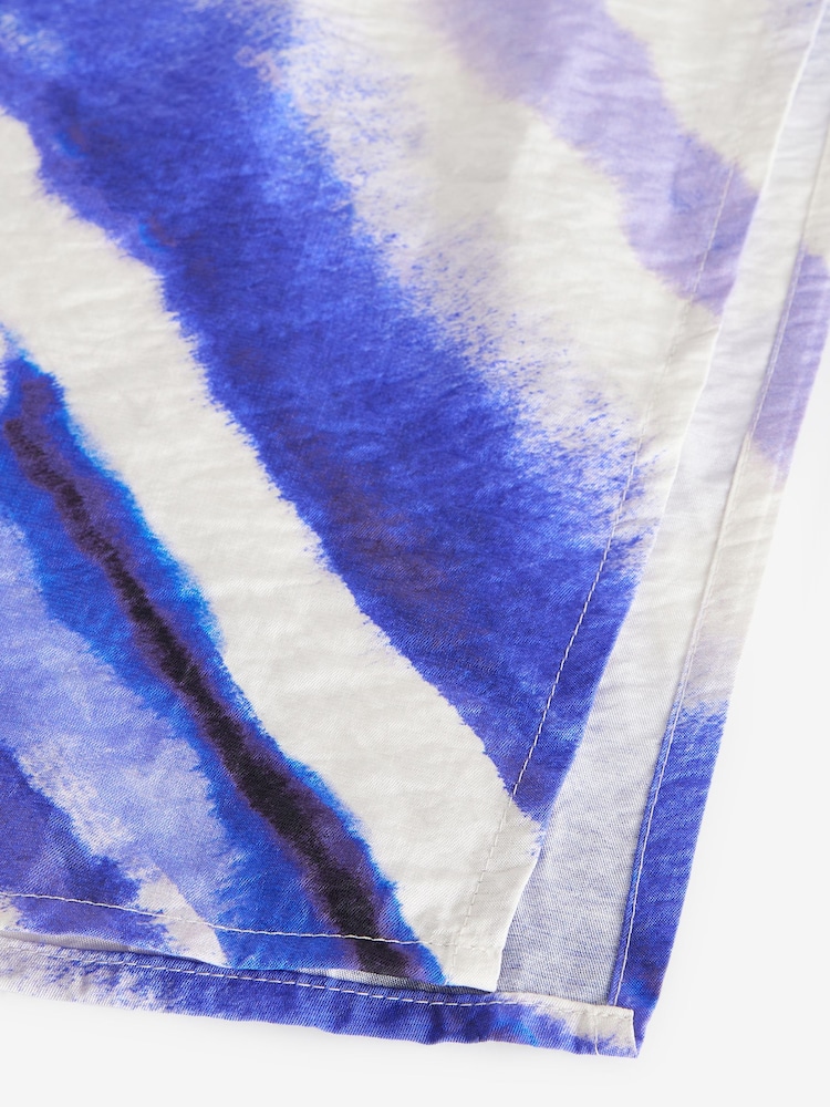 Blau mit Batikmuster - Sommerliches Midi-Trägerkleid - Bild 11 von 11 Blau mit Batikmuster - Sommerliches Midi-Trägerkleid - Bild 11 von 11