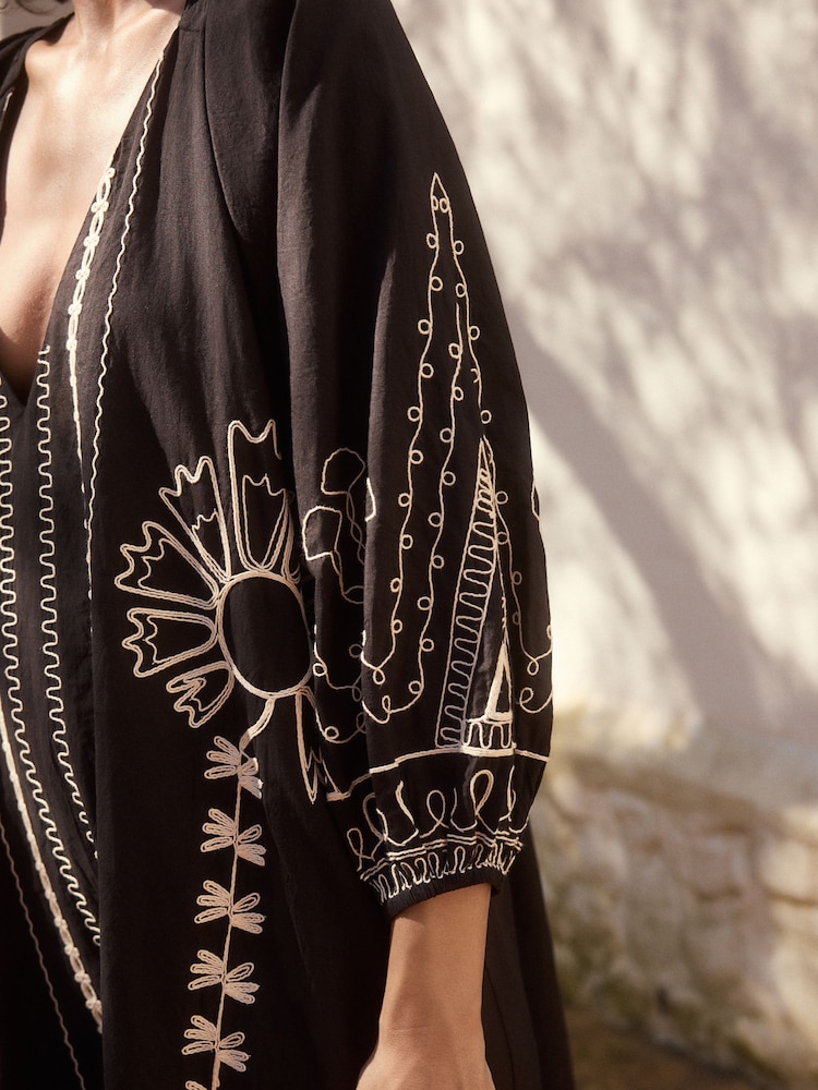 Black/White Embroidered Long Sleeve Midi Dress - Image 4 of 4