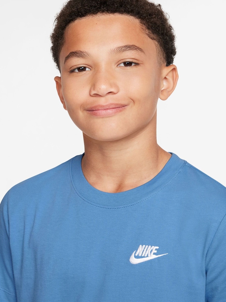 Niebieski - Nike Club 100% Cotton T-Shirt - Image 3 of 3