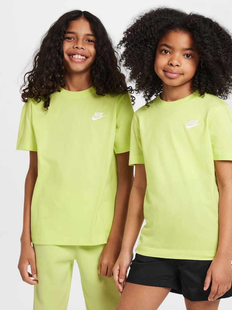 Nike Green Club 100% Cotton T-Shirt - Image 2 of 7