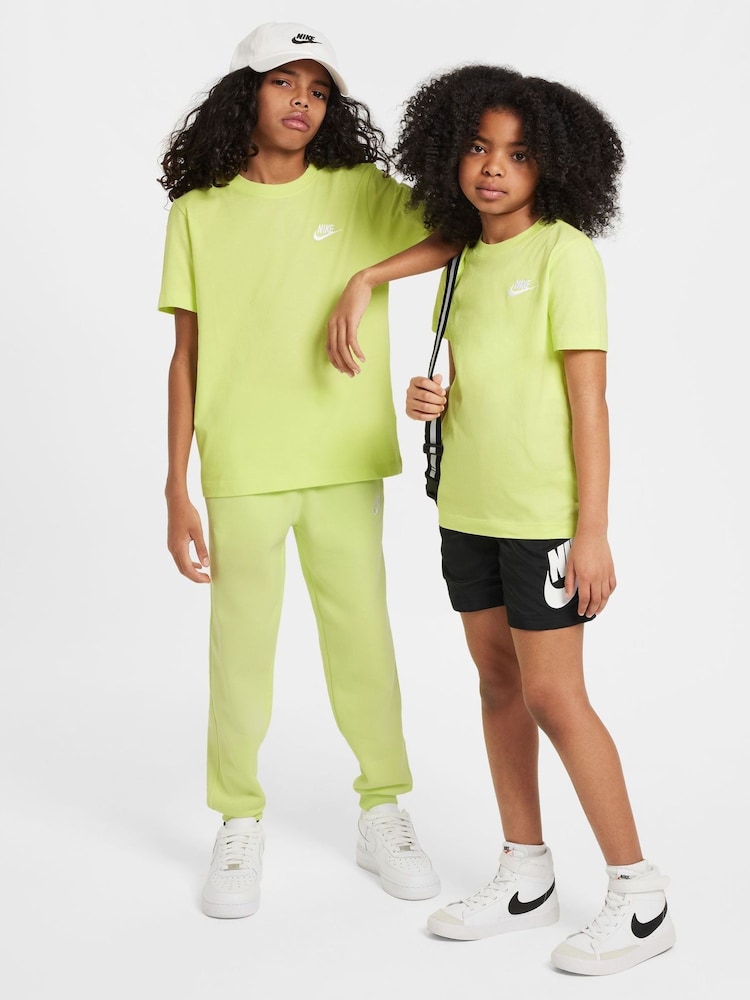 Nike Green Club 100% Cotton T-Shirt - Image 4 of 7