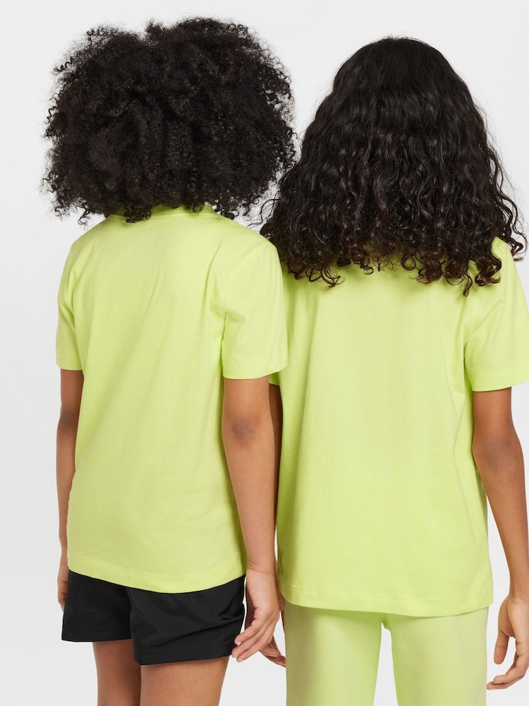 Nike Green Club 100% Cotton T-Shirt - Image 5 of 7