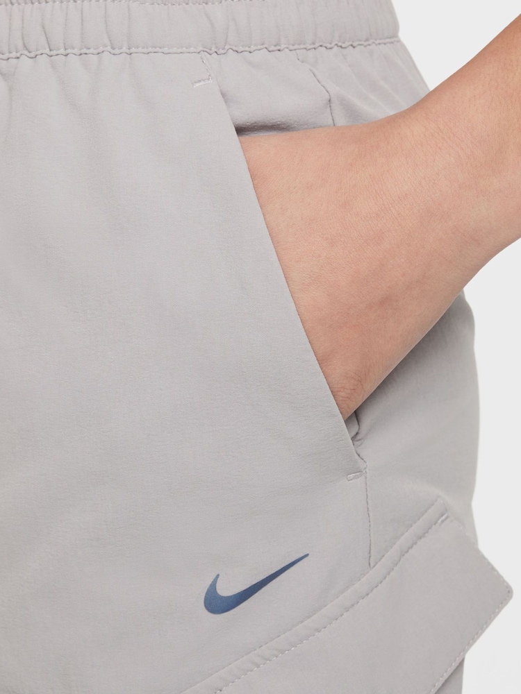 Nike College Grey Sportswear City Utility Cargo Shorts - Image 5 of 7
