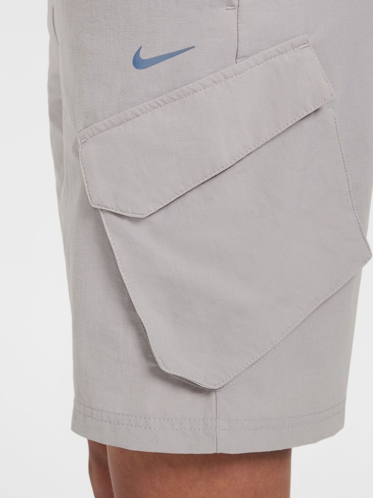 Nike College Grey Sportswear City Utility Cargo Shorts - Image 6 of 7