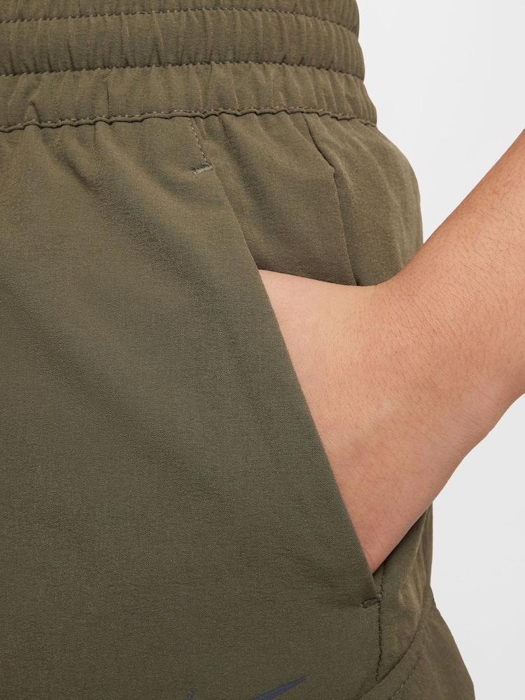Nike Medium Olive Green Sportswear City Utility Cargo Shorts - Image 5 of 8