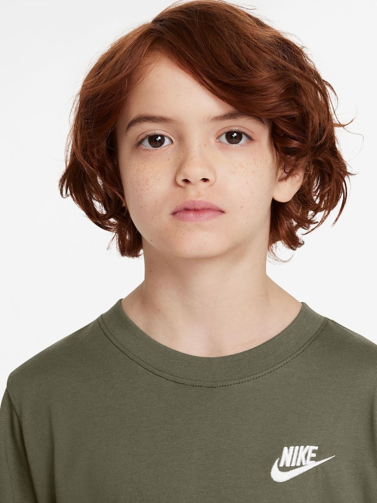 Medium Olive Green - Nike Club 100% Cotton T-Shirt - Image 3 of 3