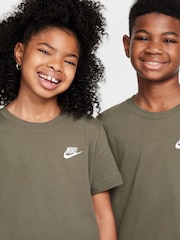 Nike Medium Olive Green Club 100% Cotton T-Shirt - Image 4 of 4
