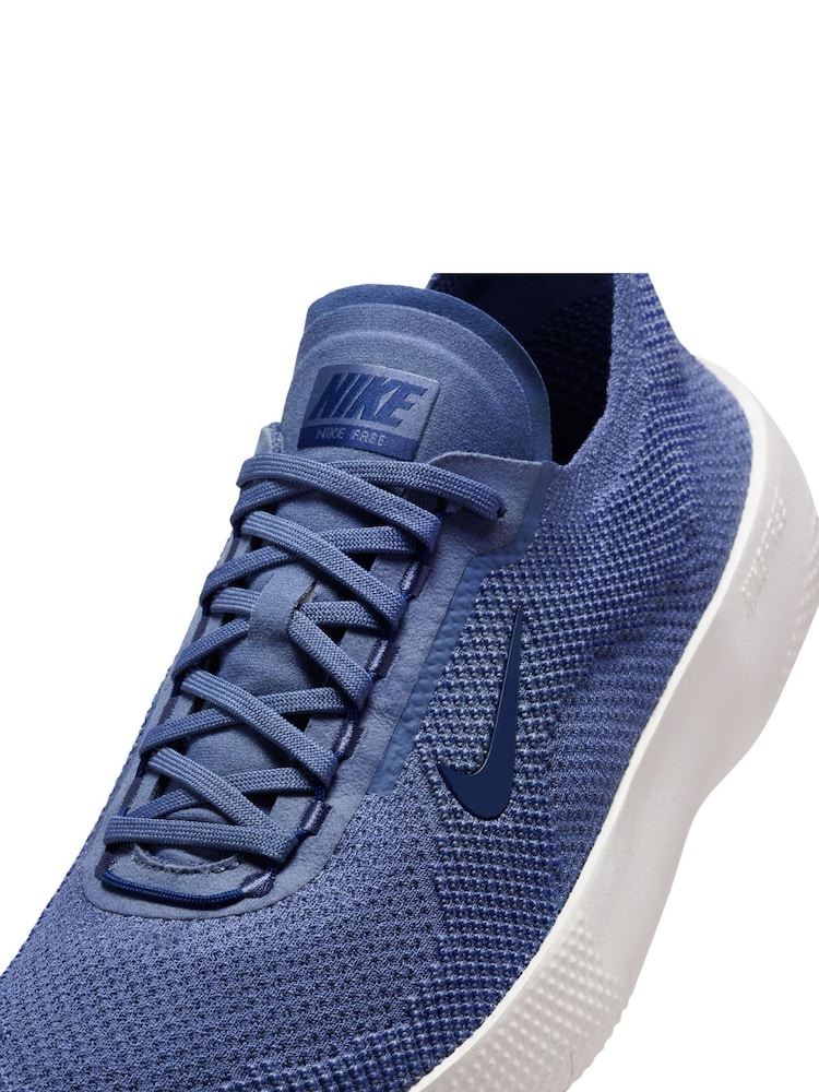 Nike Blue/White Free RN Gym Trainers - Image 8 of 9