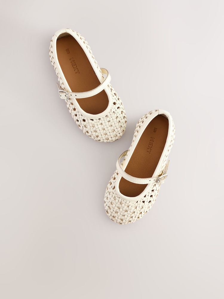 Neutral/Weiss - Mary-Jane-Schuhe aus geflochtenem Leder - Bild 6 von 6 Neutral/Weiss - Mary-Jane-Schuhe aus geflochtenem Leder - Bild 6 von 6