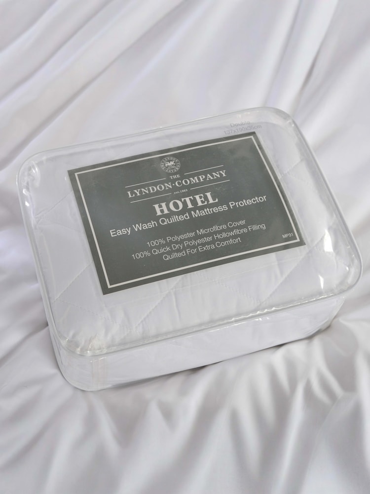 The Lyndon Company TLC Easy Wash Mattress Protector - Image 2 of 5 The Lyndon Company TLC Easy Wash Mattress Protector - Image 2 of 5