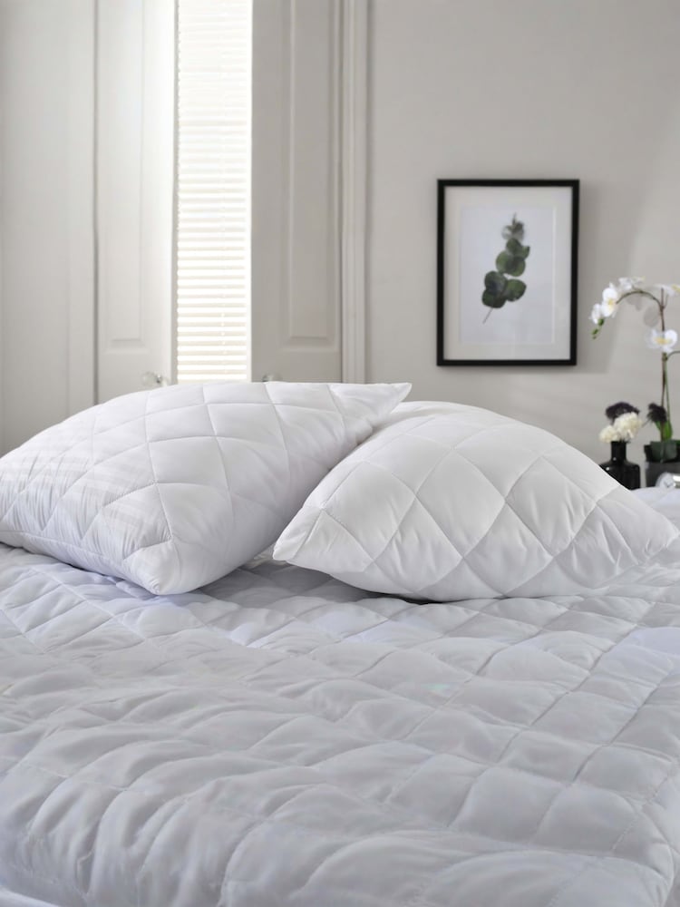 The Lyndon Company TLC Anti-Allergy Mattress Protector - Image 1 of 5 The Lyndon Company TLC Anti-Allergy Mattress Protector - Image 1 of 5