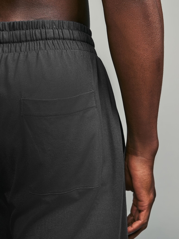 Grau - Mit Bündchen - Leichte Jogginghose aus 100 % Baumwolle im 2er-Pack - Image 8 of 13