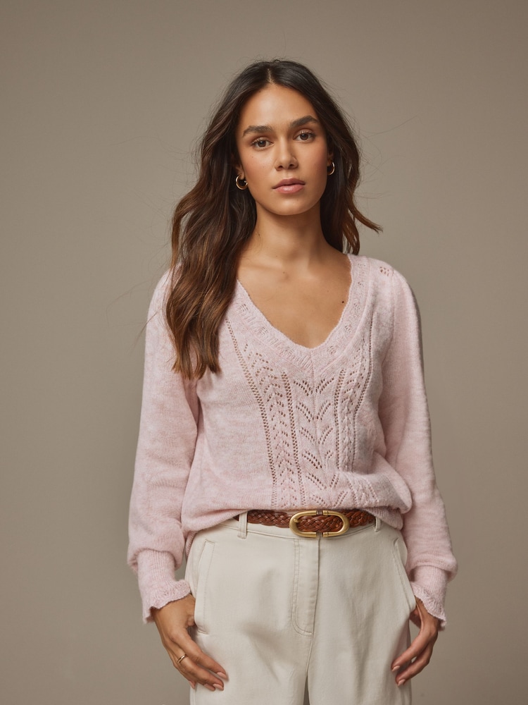 Laura Ashley Pullover mit Pointelle-Muster und V-Ausschnitt - Bild 1 von 8 Laura Ashley Pullover mit Pointelle-Muster und V-Ausschnitt - Bild 1 von 8