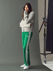 Verde - adidas Firebird 3 Stripe Straight Trackpants - Imagen 3 de 6