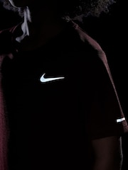 Ekipa rdeča - Trening majica Nike Dri-FIT Miler - Slika 4 iz 4