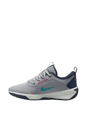 Nike Wolf Grey Blue Youth Omni Multi-Court Trainers - Image 2 of 4