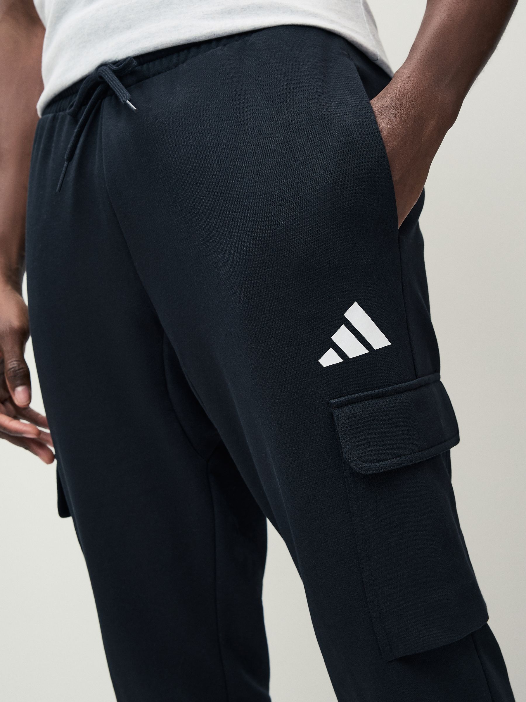 Satın al Siyah - adidas Essentials Feelcozy Polar Kargo Eşofman