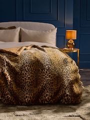 Leopard Plush Faux Fur Throw - صورة 2 من 6
