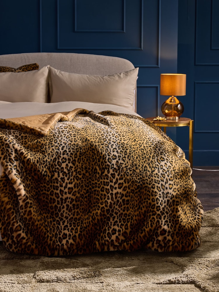Leopard Plush Faux Fur Throw - صورة 2 من 6