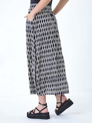 Dusk Black Printed Tie Front Pocket Skirt - Image 3 of 5
