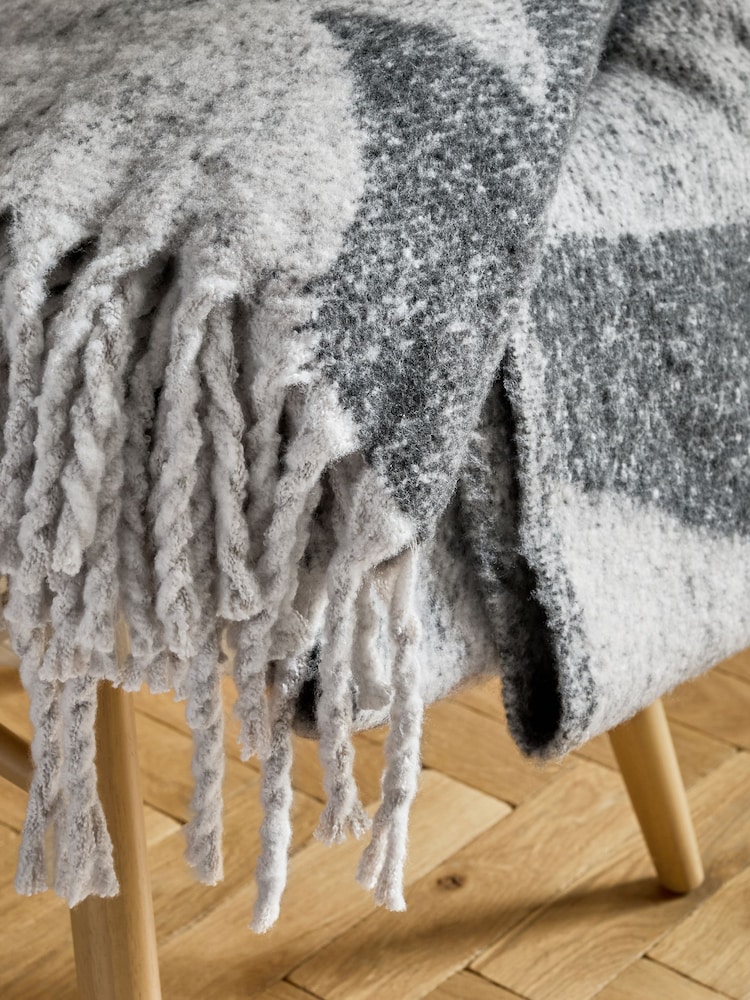 Grey Beckett Abstract Cosy Throw - Image 4 of 5