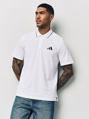 أبيض - قميص بولو بيكيه بشعار صغير من adidas - صورة 1 من 5