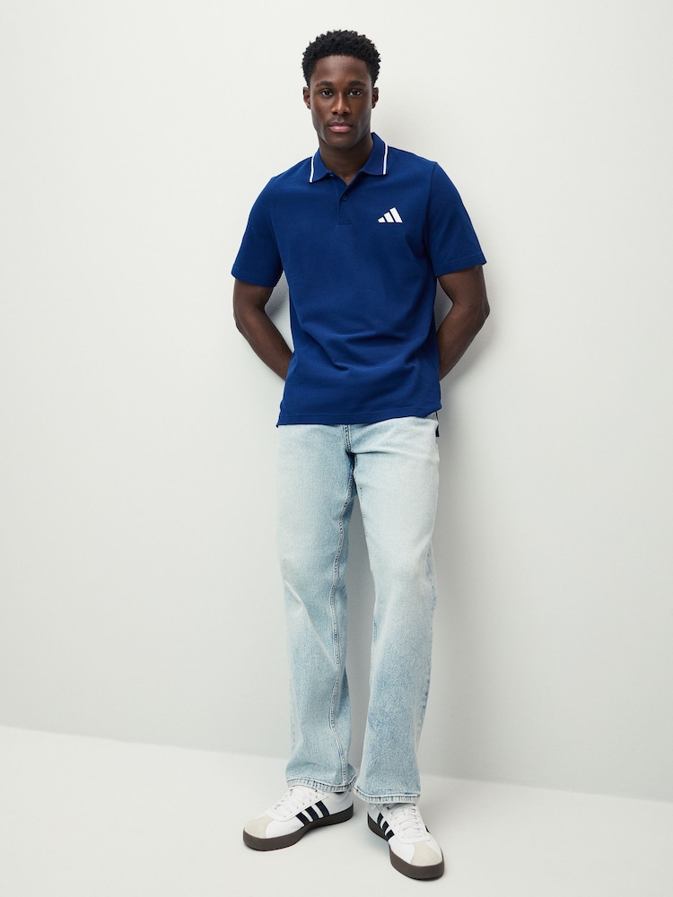 أزرق - قميص بولو بيكيه بشعار صغير من adidas - صورة 2 من 5