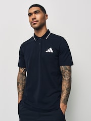 أسود - قميص بولو بيكيه بشعار صغير من adidas - صورة 1 من 5