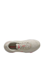 Nike White Red Versair Gym Trainers - Image 3 of 4