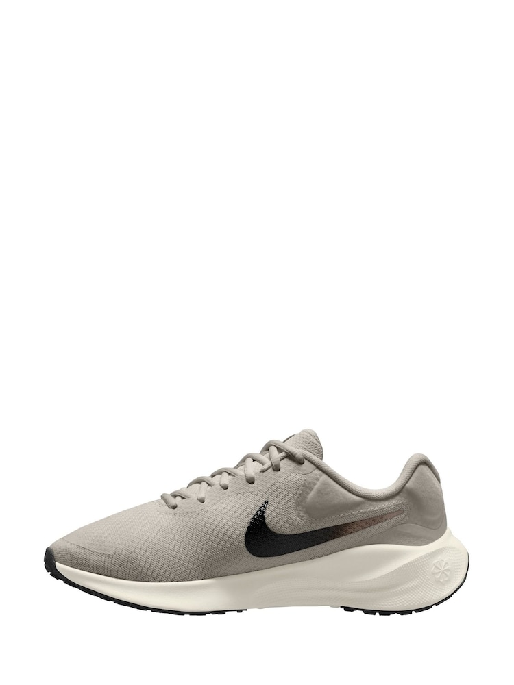 Nike Brown Revolution 7 Road Running Trainers - Image 2 of 4